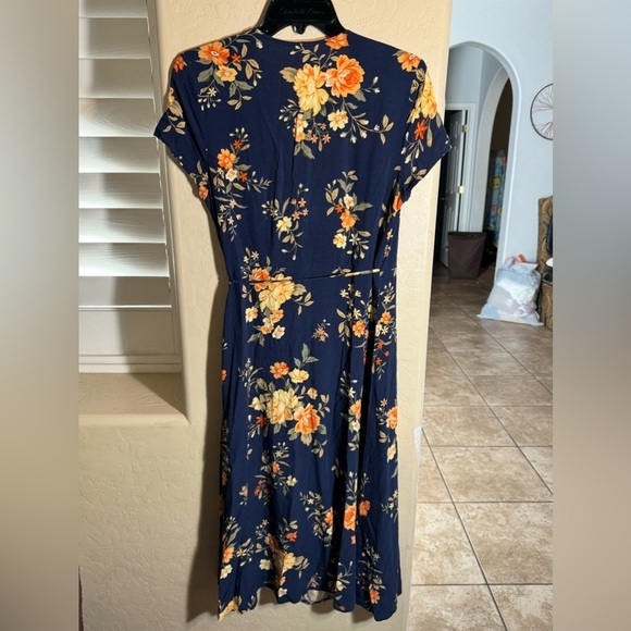 Old navy.‎ Mini wrap dress. Navy/floral. Size: Small - Picture 6 of 8